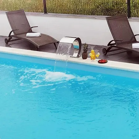 アパート With Heated Pool And Sea View