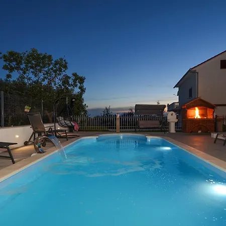 With Heated Pool And Sea View *