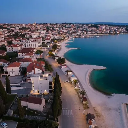 Apartment With Heated Pool And Sea View